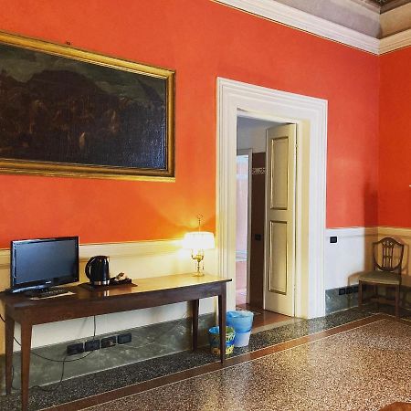 مبيت وإفطار لوكا Palazzo Tucci Residenza D'Epoca المظهر الخارجي الصورة