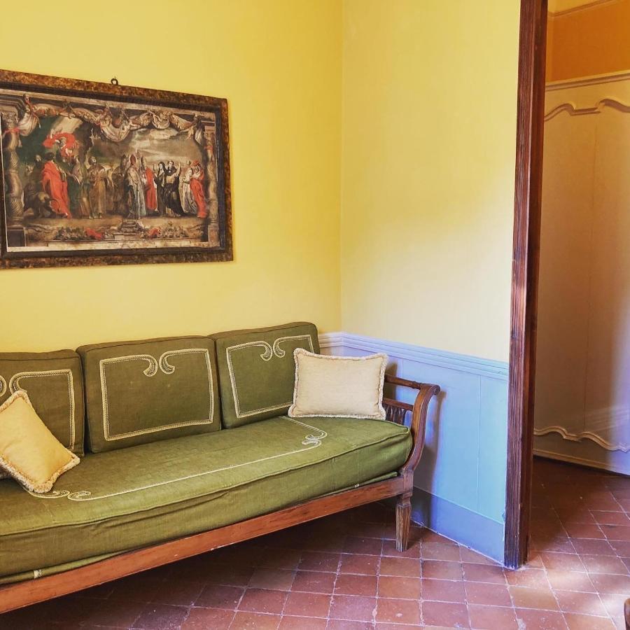 مبيت وإفطار لوكا Palazzo Tucci Residenza D'Epoca المظهر الخارجي الصورة