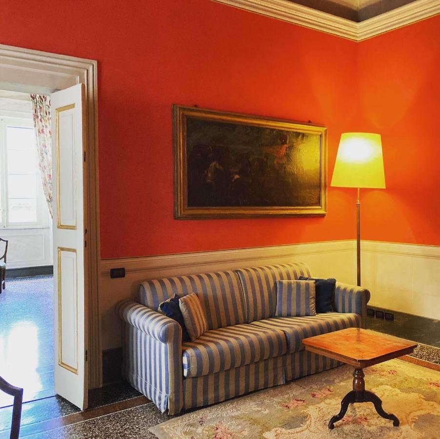 مبيت وإفطار لوكا Palazzo Tucci Residenza D'Epoca المظهر الخارجي الصورة