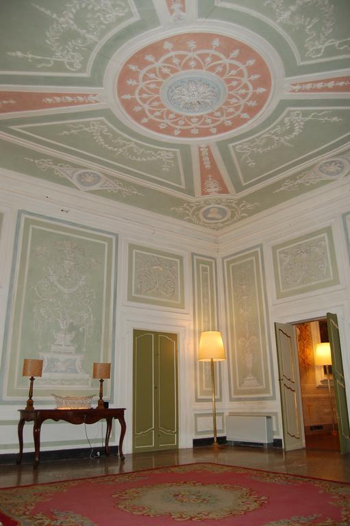 مبيت وإفطار لوكا Palazzo Tucci Residenza D'Epoca المظهر الخارجي الصورة
