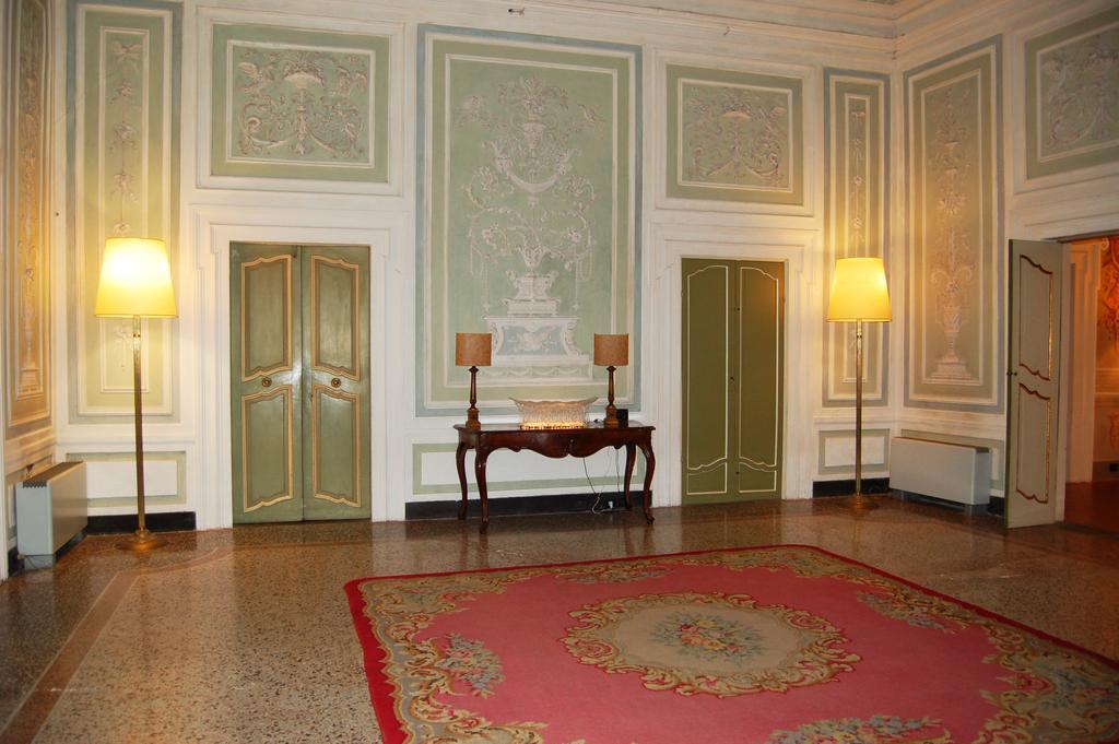مبيت وإفطار لوكا Palazzo Tucci Residenza D'Epoca المظهر الخارجي الصورة