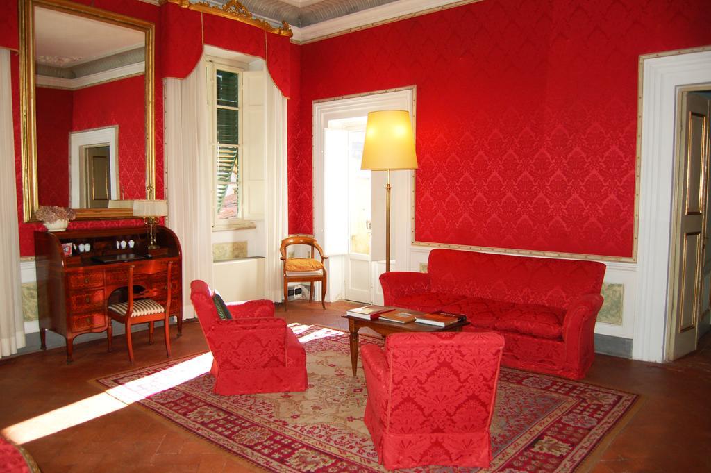 مبيت وإفطار لوكا Palazzo Tucci Residenza D'Epoca المظهر الخارجي الصورة