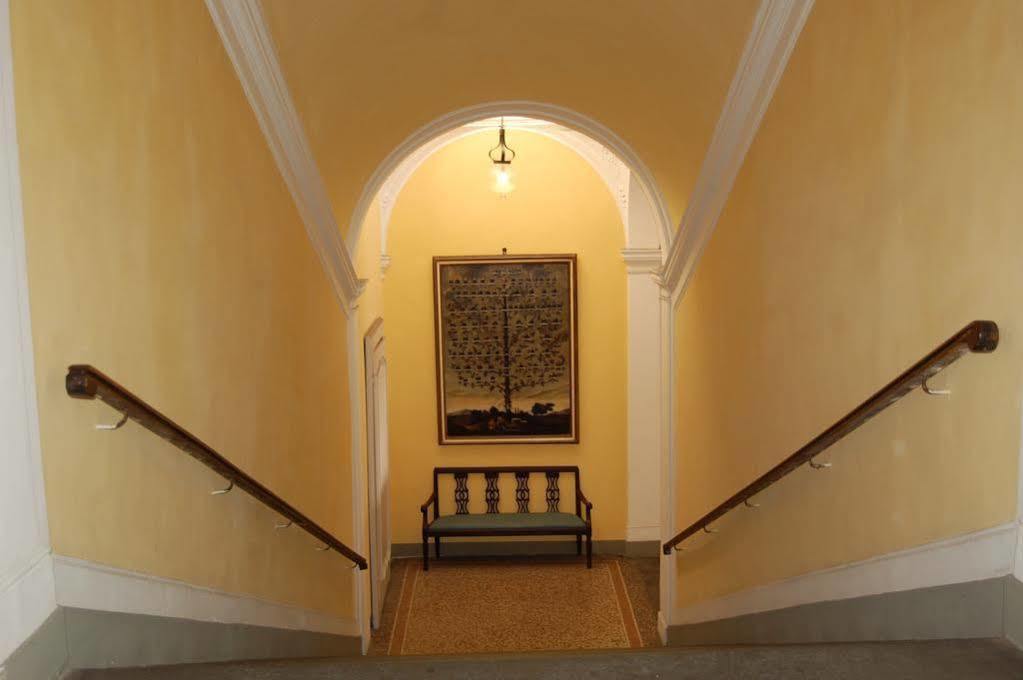 مبيت وإفطار لوكا Palazzo Tucci Residenza D'Epoca المظهر الخارجي الصورة