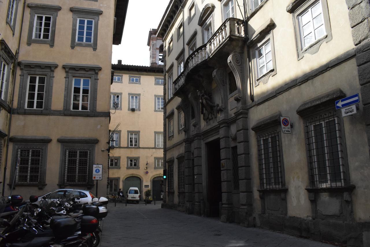 مبيت وإفطار لوكا Palazzo Tucci Residenza D'Epoca المظهر الخارجي الصورة