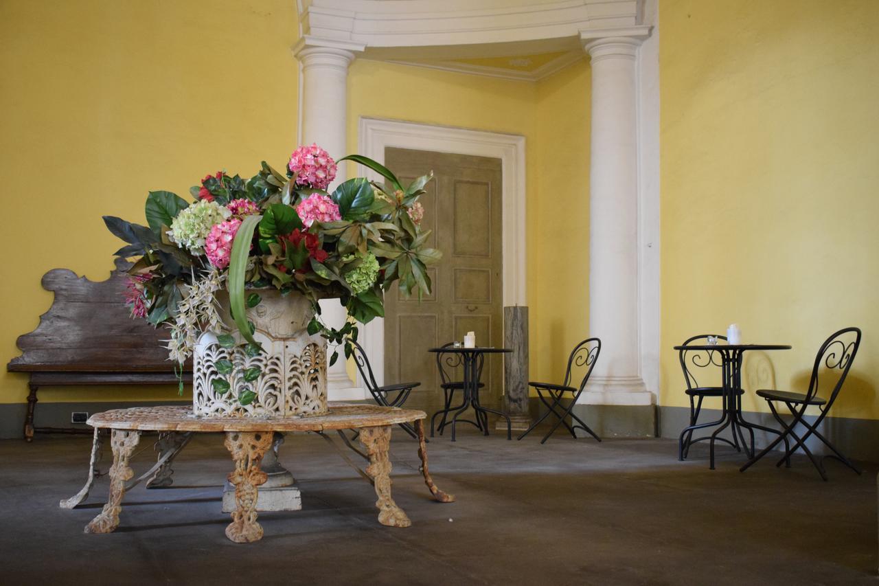 مبيت وإفطار لوكا Palazzo Tucci Residenza D'Epoca المظهر الخارجي الصورة