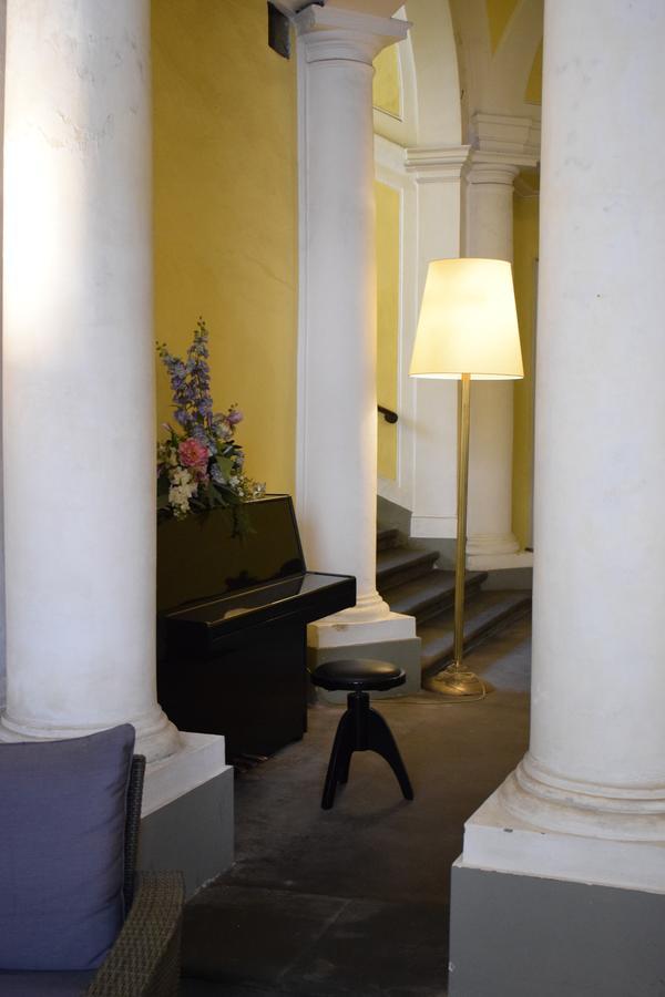 مبيت وإفطار لوكا Palazzo Tucci Residenza D'Epoca المظهر الخارجي الصورة
