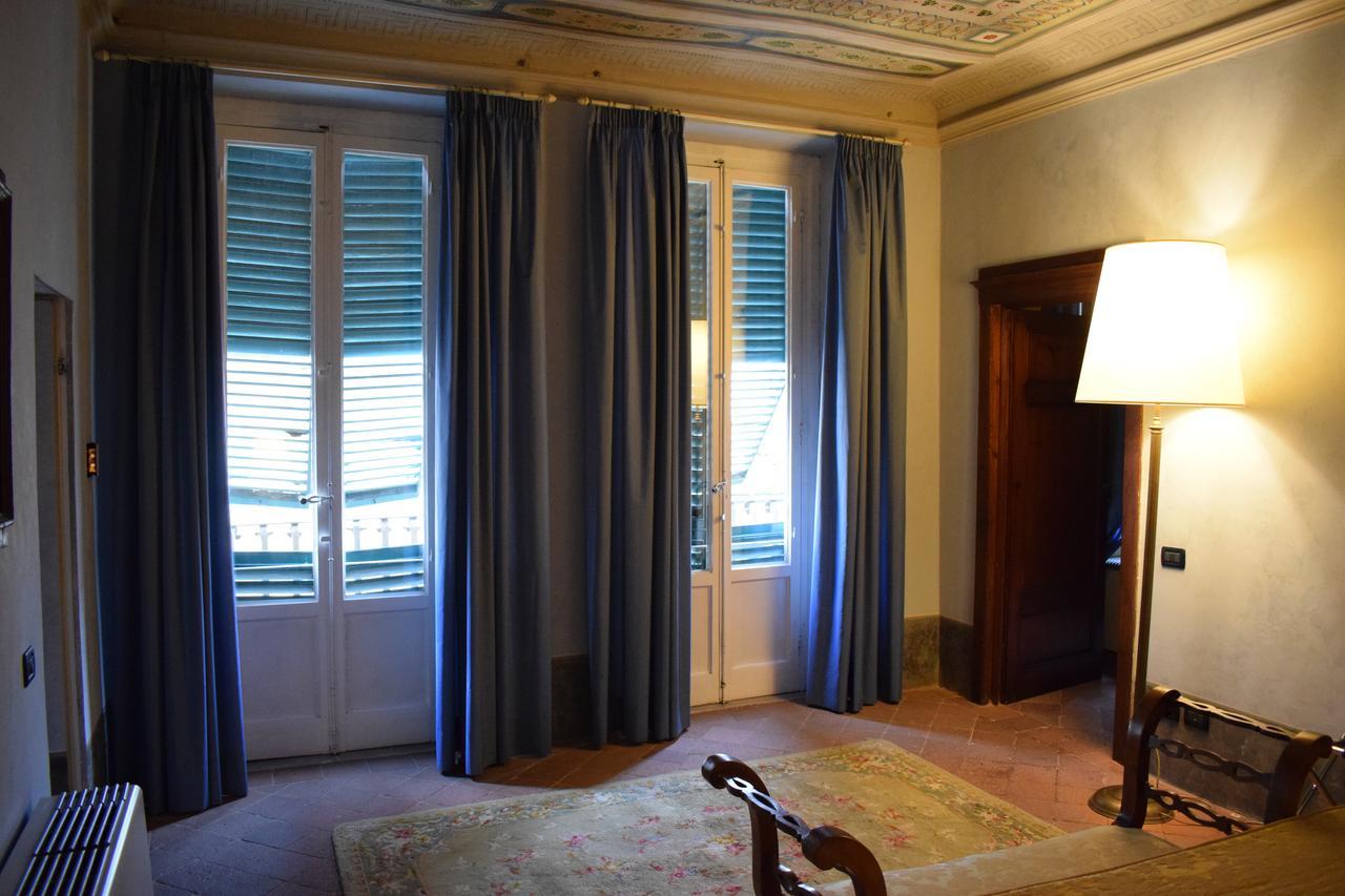 مبيت وإفطار لوكا Palazzo Tucci Residenza D'Epoca المظهر الخارجي الصورة